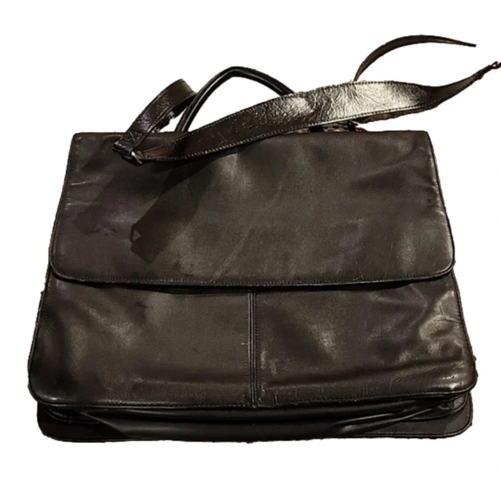 Carla Marchi messenger bag great condition